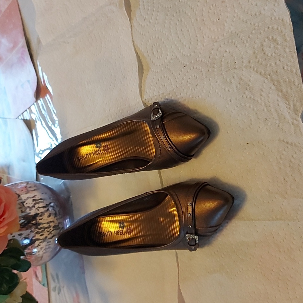 Woman's shoes